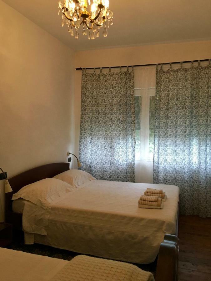 Il Nido Della Rondine Bed and Breakfast Leivi Exteriör bild